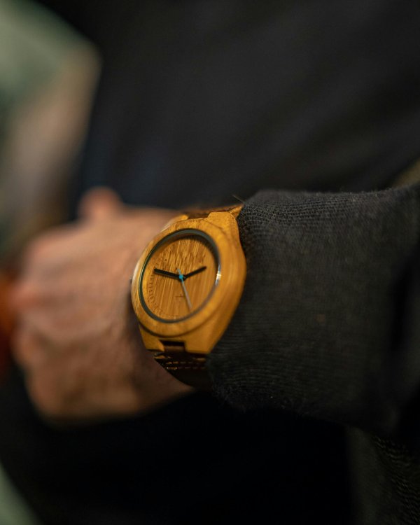 Montre en bois pour homme : l'élégance naturelle au quotidien